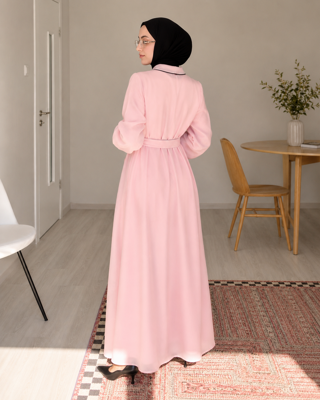Pembe Biye Detaylı Astarlı Vual Elbise