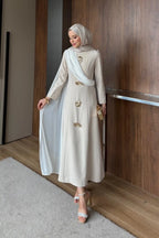 Bej Asimetrik Drape ve Gold Broş Detaylı Elbise