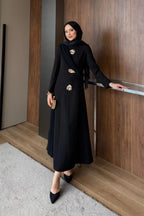 Siyah Asimetrik Drape ve Gold Broş Detaylı Elbise