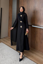 Siyah Asimetrik Drape ve Gold Broş Detaylı Elbise