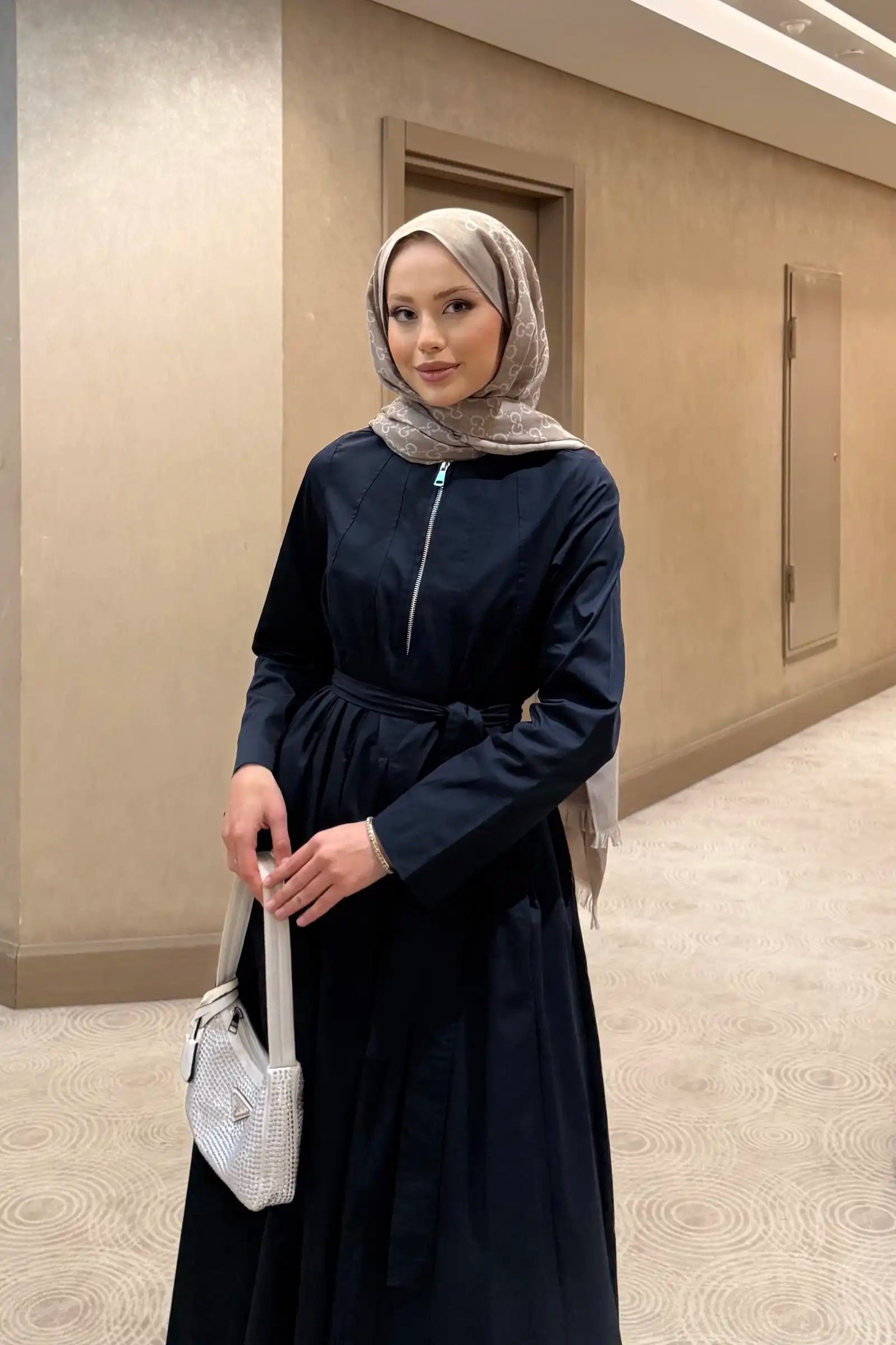 Lacivert Fermuar Detaylı Kuşaklı Elbise