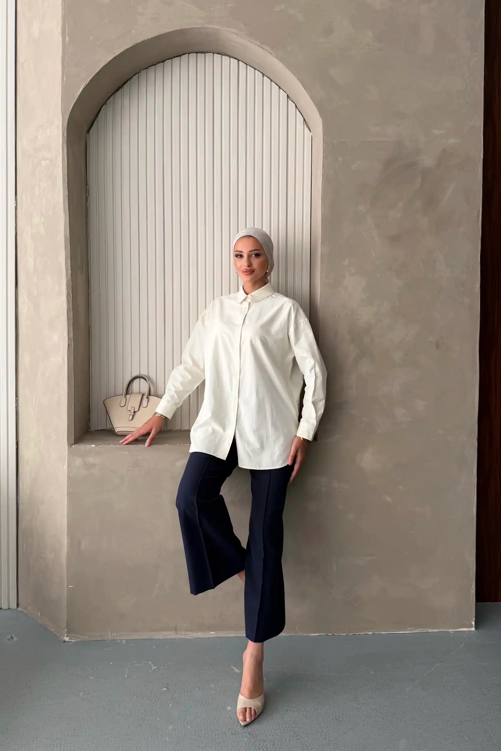 Ekru Düğme Detaylı Poplin Gömlek