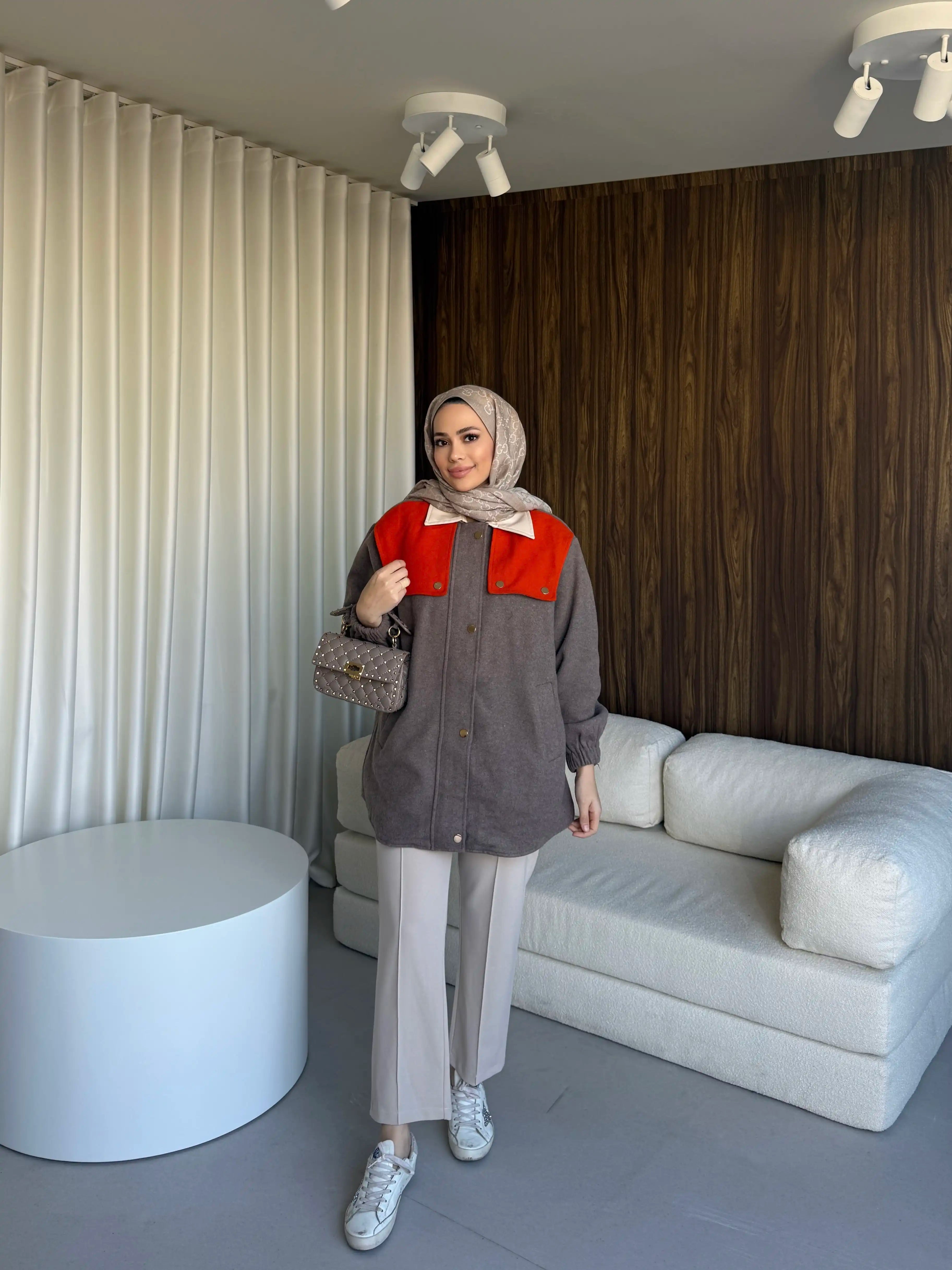 Kahverengi Omuz Detaylı Kaban Ürün ikincil görseli