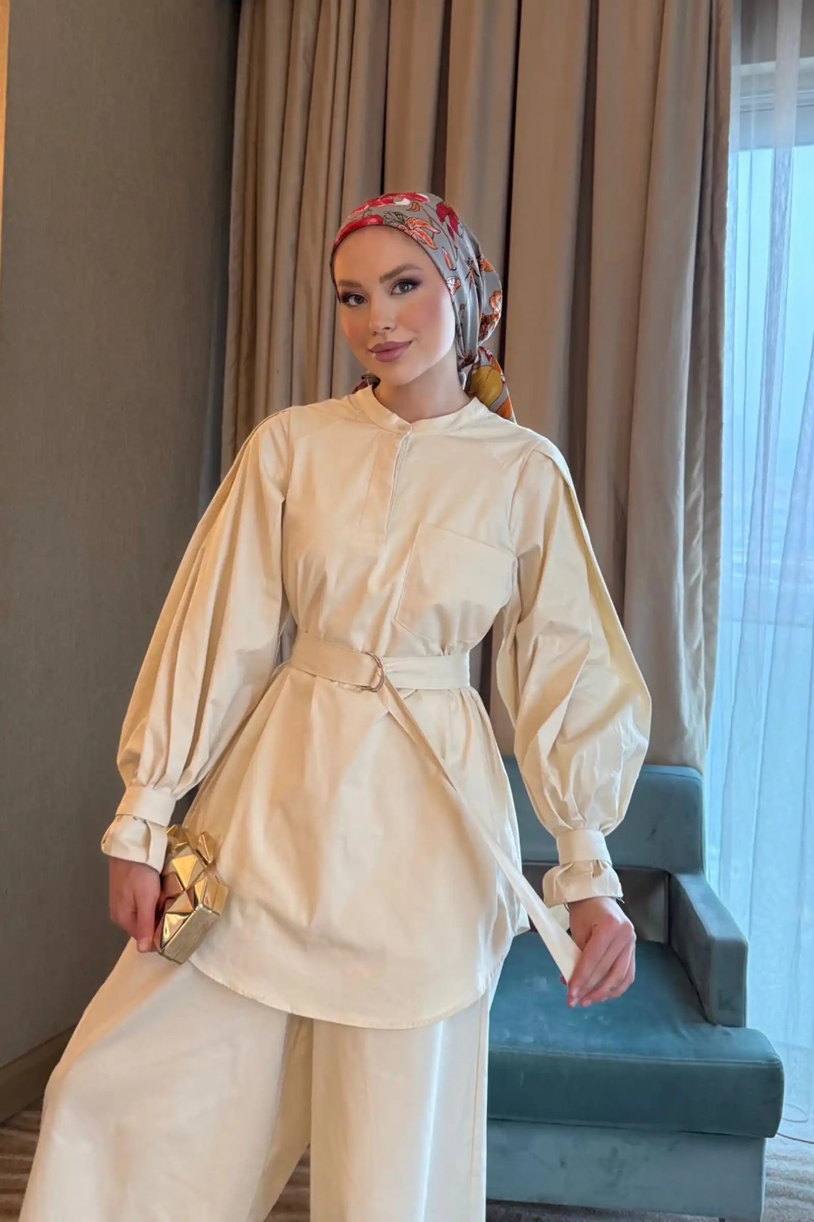 Krem Düğme Detaylı Gömlek Pantolon Takım