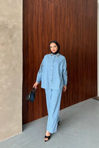 Mavi Yakası Taşlı Nakışlı Denim Takım