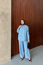 Mavi Yakası Taşlı Nakışlı Denim Takım