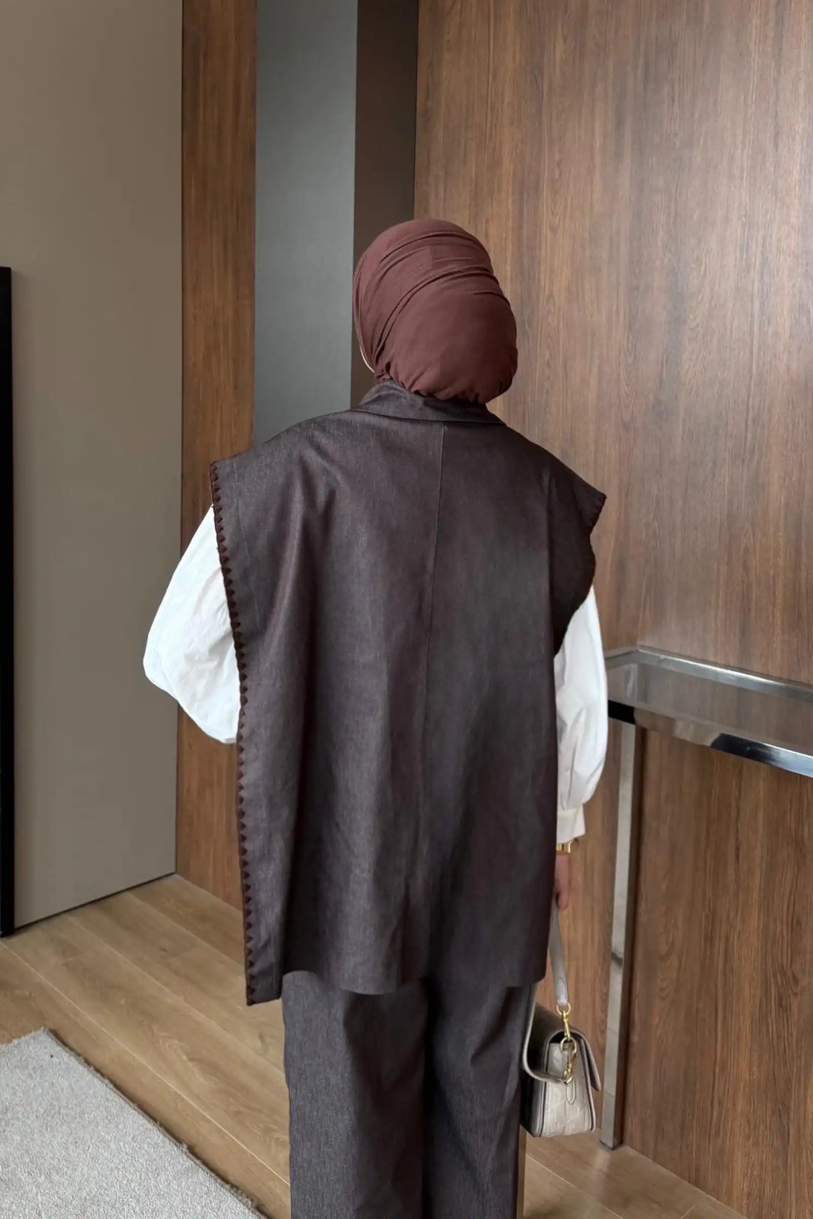 Kahverengi Fermuar Detaylı Zikzak Nakışlı Denim İkili Takım