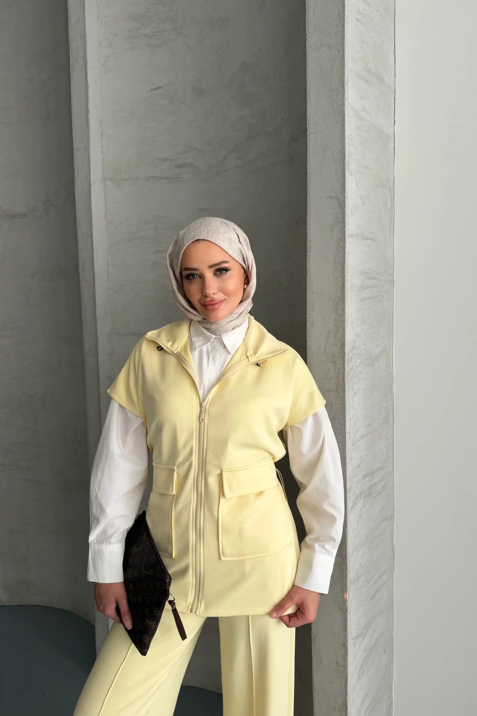 Sarı Kapüşonlu Cep Detaylı İkili Takım