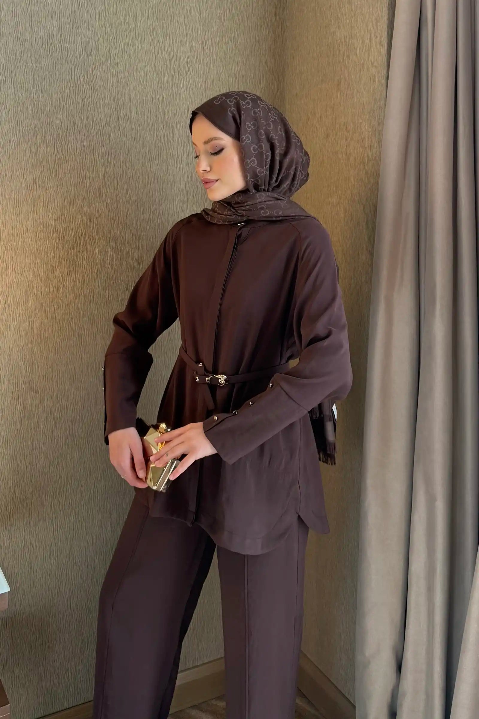 Kahverengi Kemer Detaylı Tunik Pantolon Takım