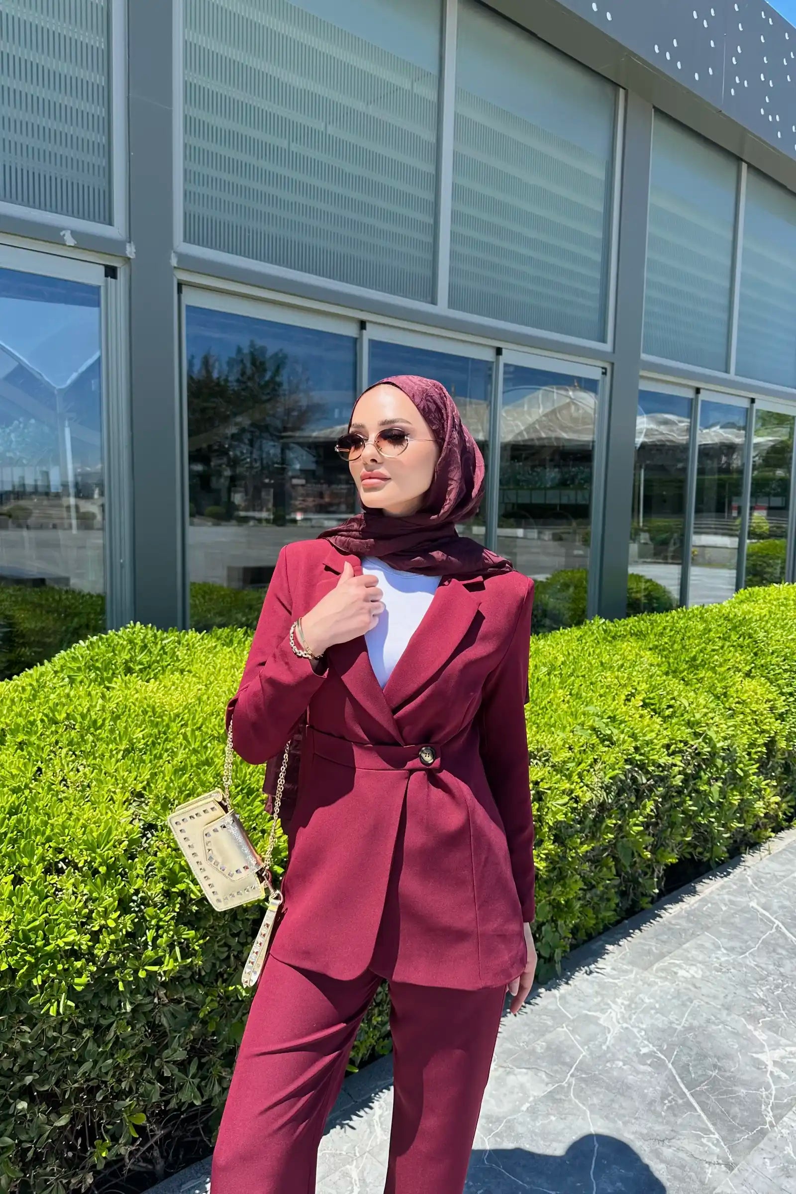 Bordo Asimetrik Kemer Detaylı Blazer Takım