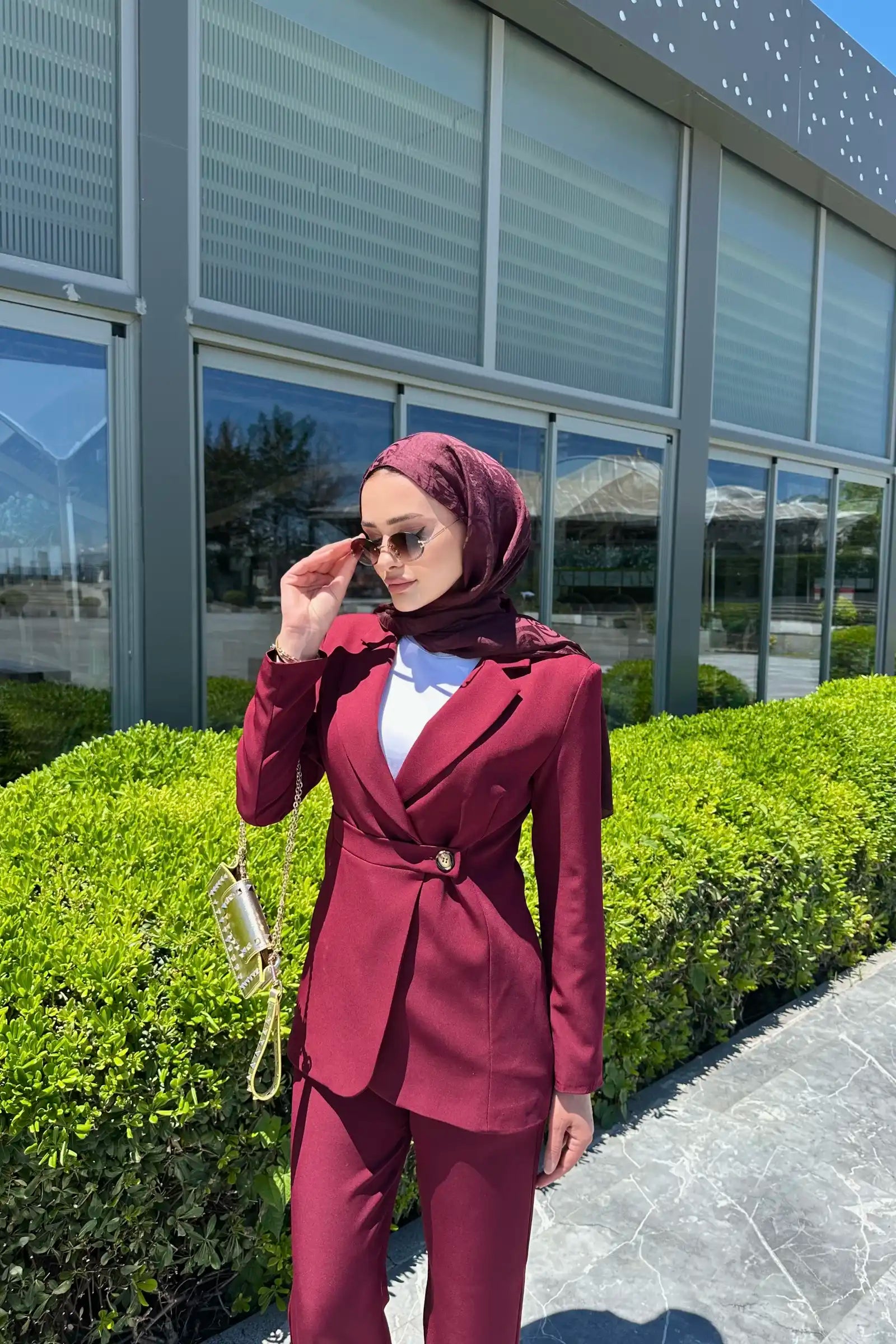 Bordo Asimetrik Kemer Detaylı Blazer Takım