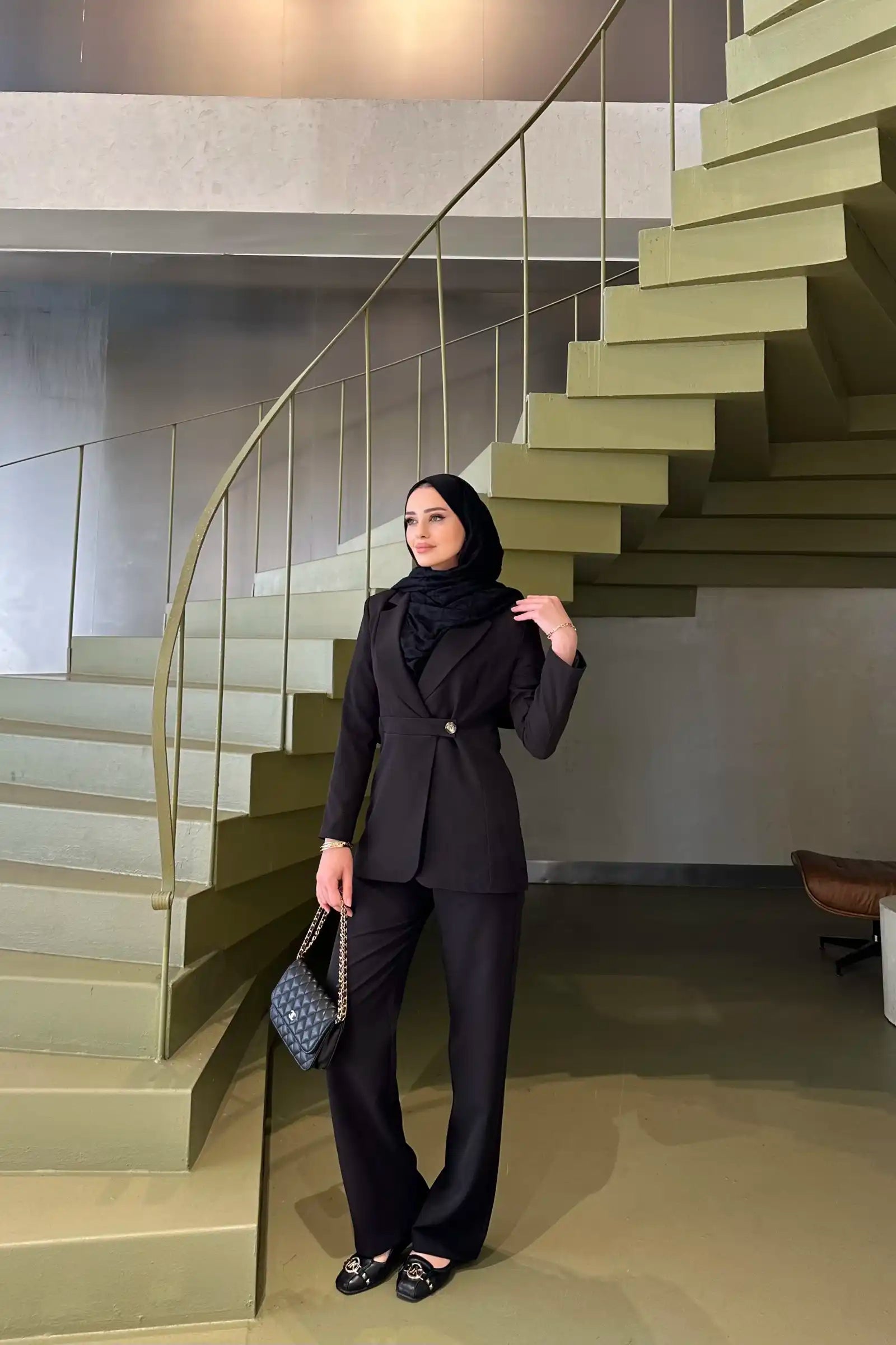 Siyah Asimetrik Kemer Detaylı Blazer Takım Ürün ikincil görseli