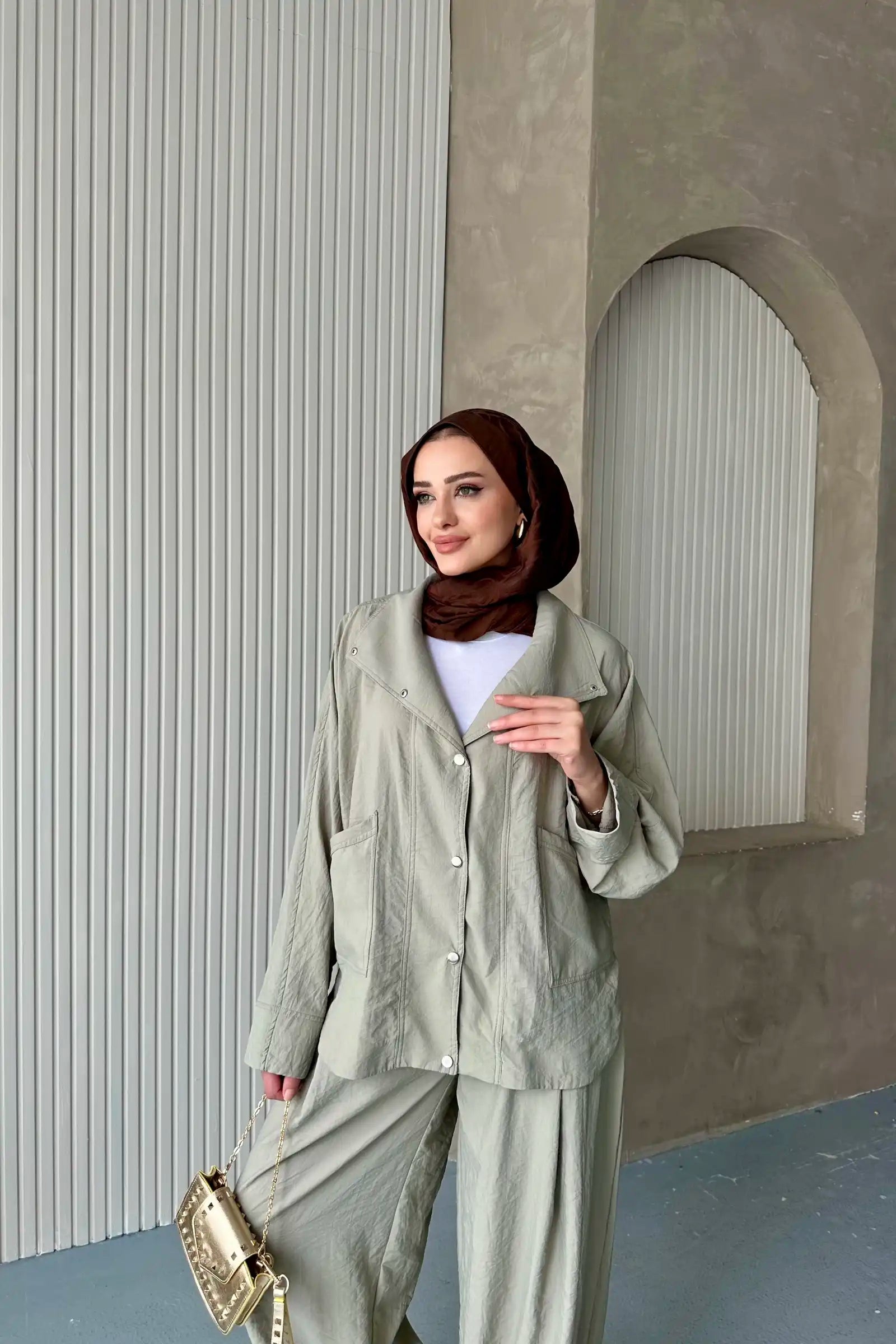 Çağla Yeşili Kupra Kumaş Çıtçıtlı Şalvar Takım