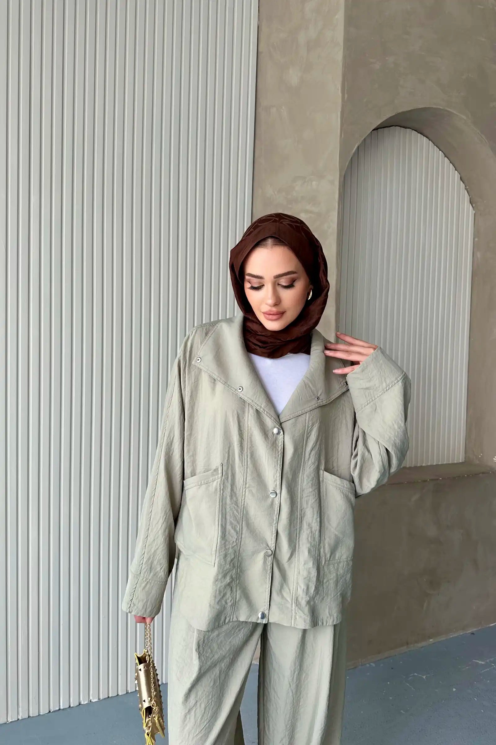 Çağla Yeşili Kupra Kumaş Çıtçıtlı Şalvar Takım