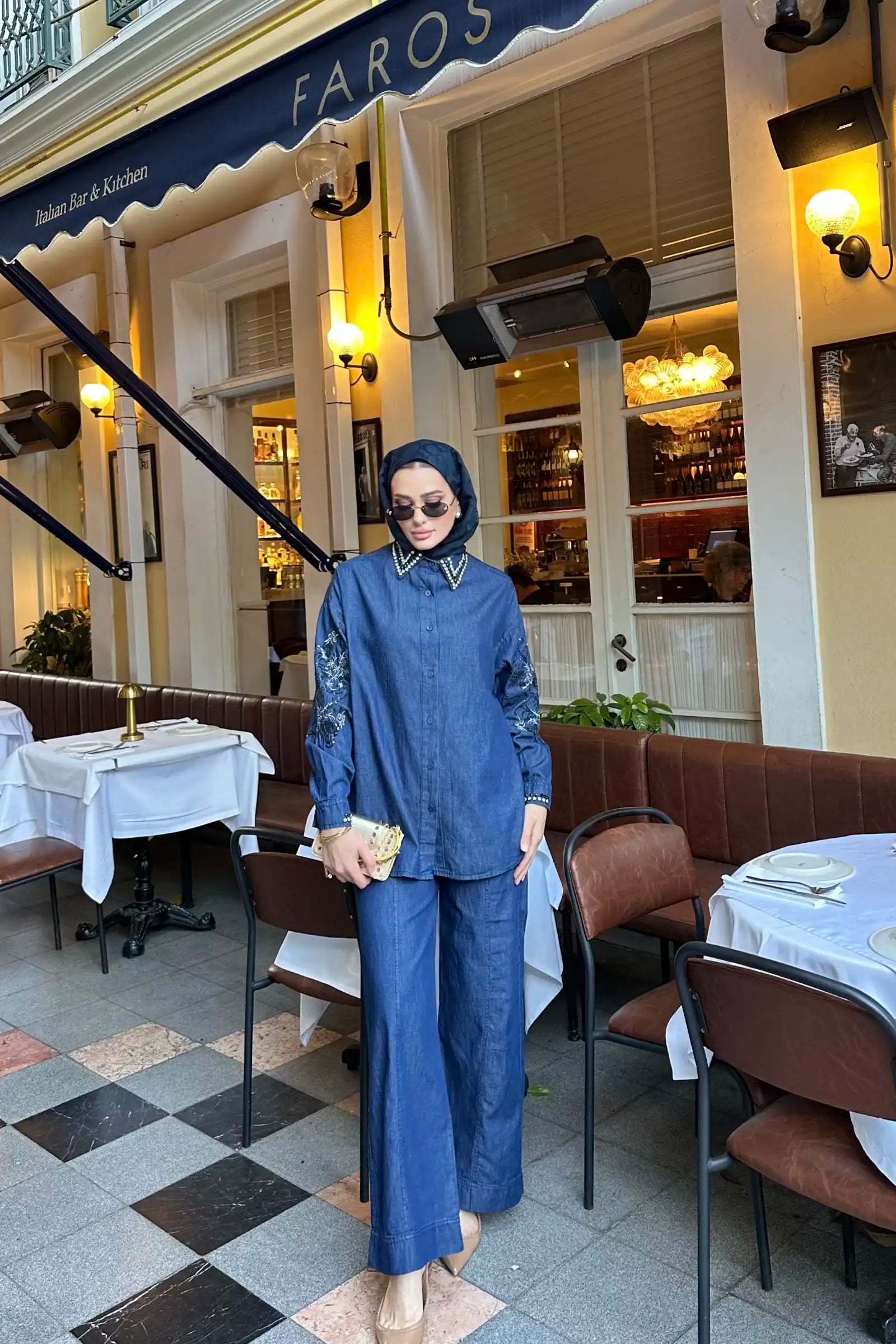 Lacivert Yakası Taşlı Nakışlı Denim Takım