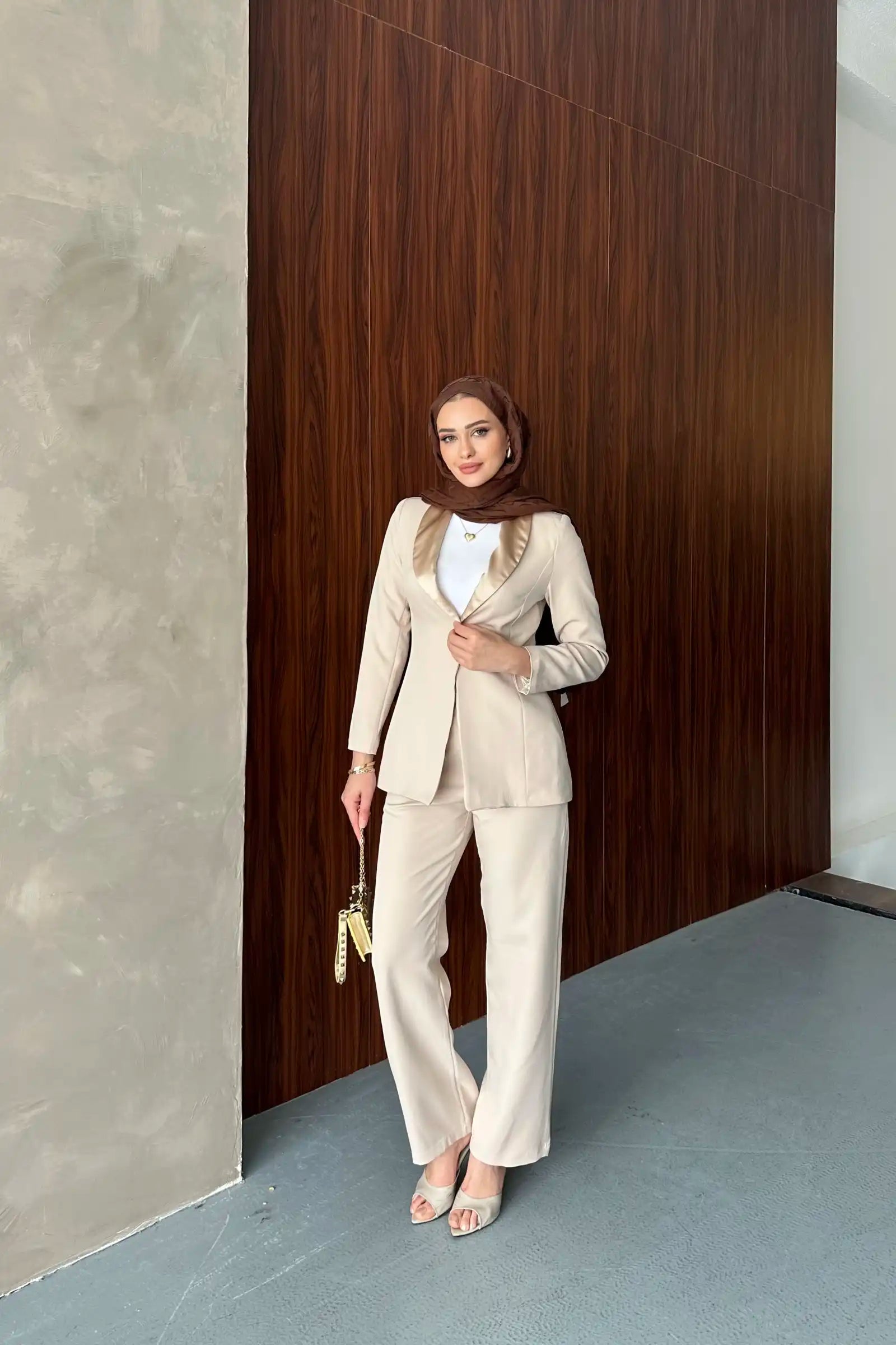 Bej Saten Şal Yakalı Blazer Pantolon Takımı