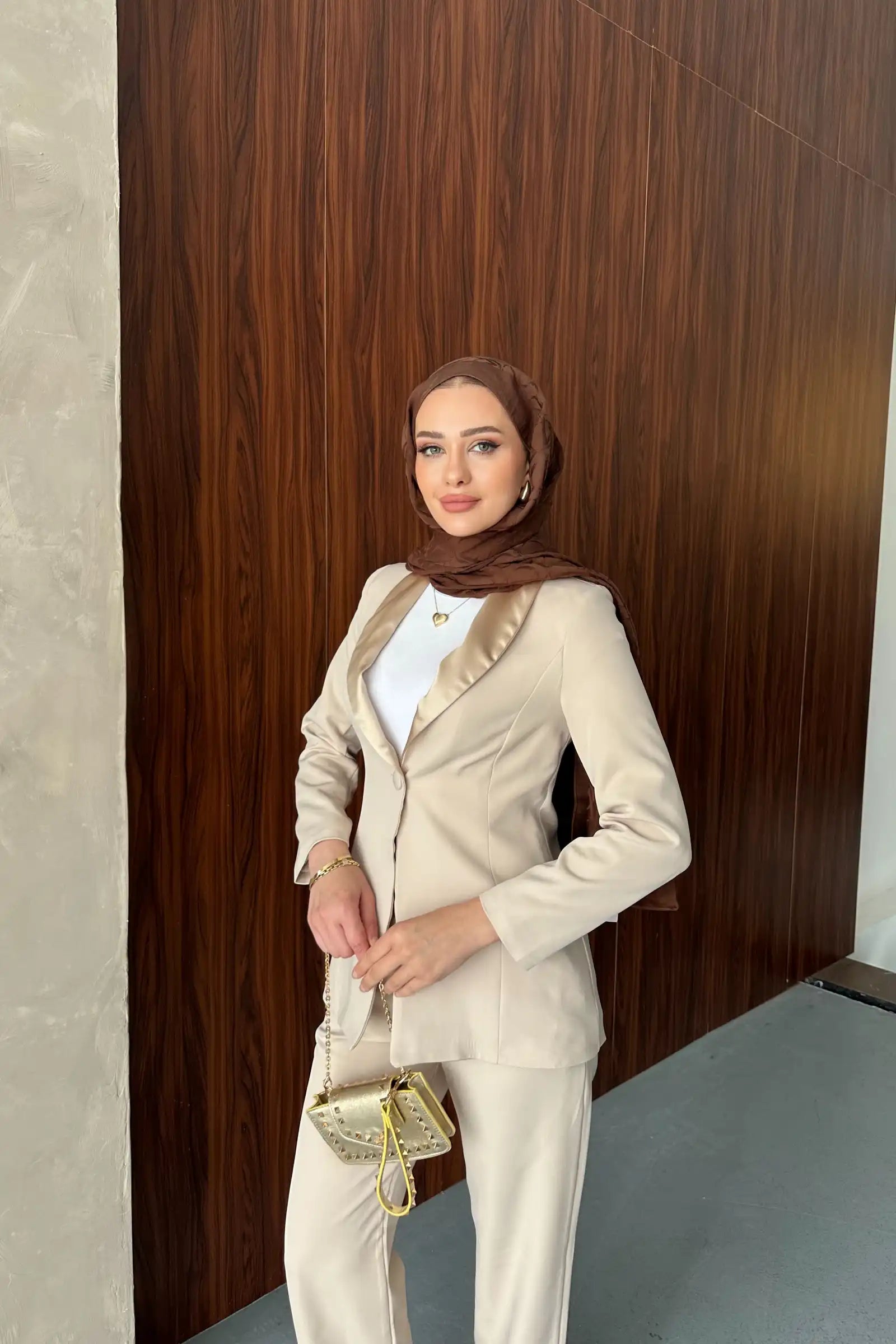 Bej Saten Şal Yakalı Blazer Pantolon Takımı