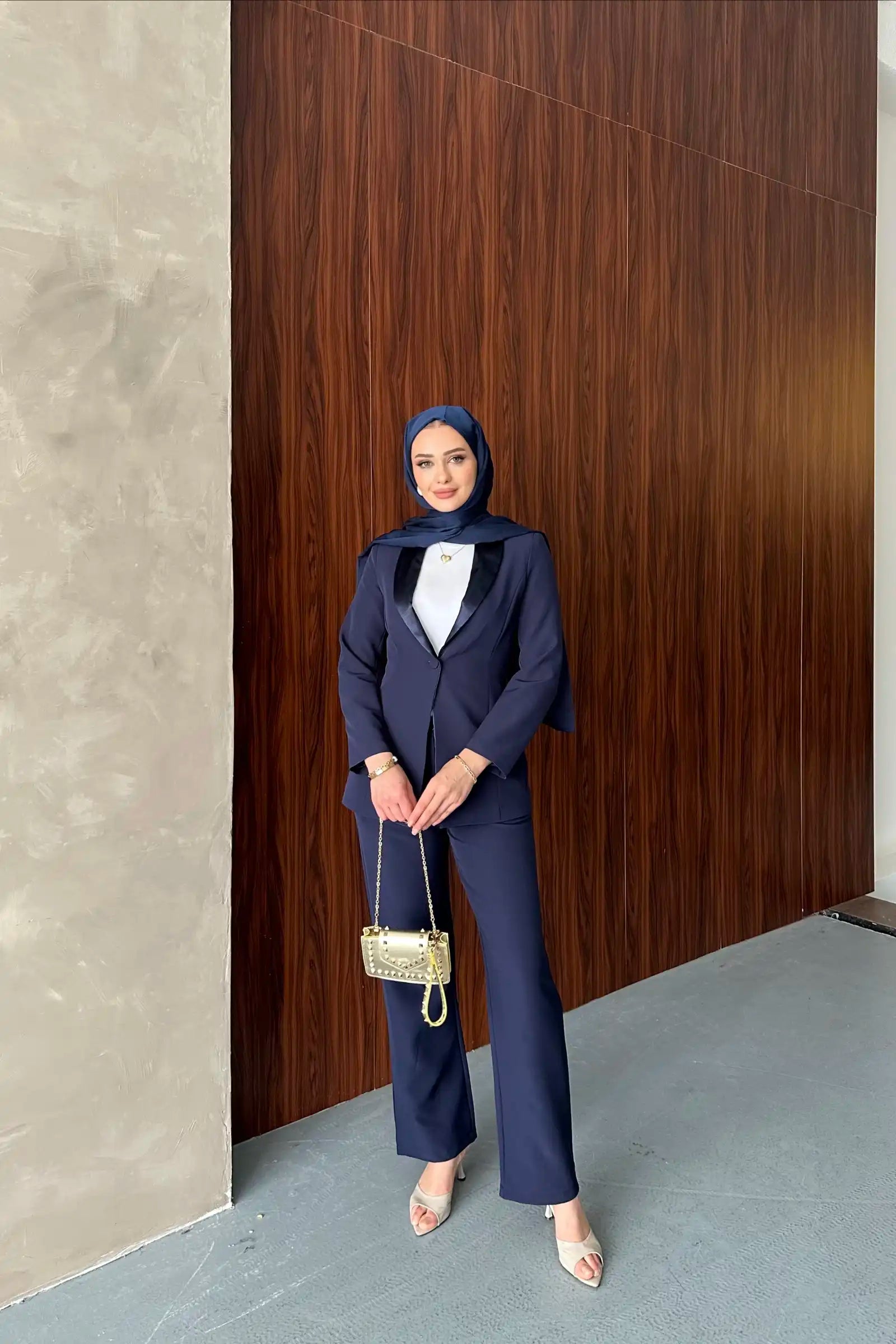 Lacivert Saten Şal Yakalı Blazer Pantolon Takımı Ürün ikincil görseli