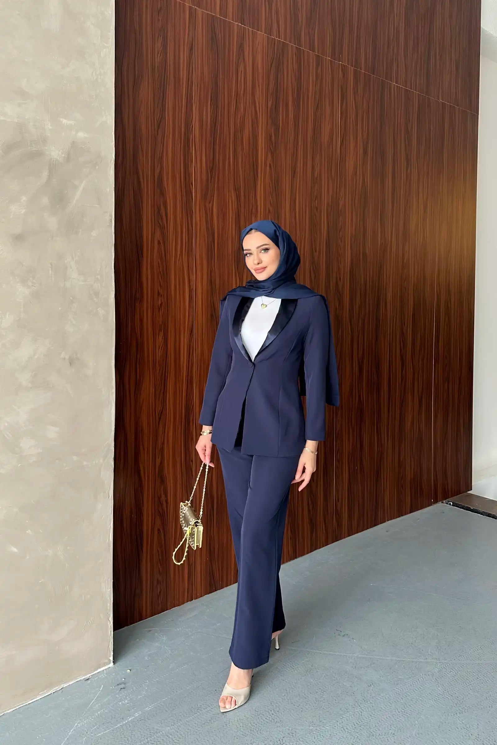 Lacivert Saten Şal Yakalı Blazer Pantolon Takımı Ürün ana görseli